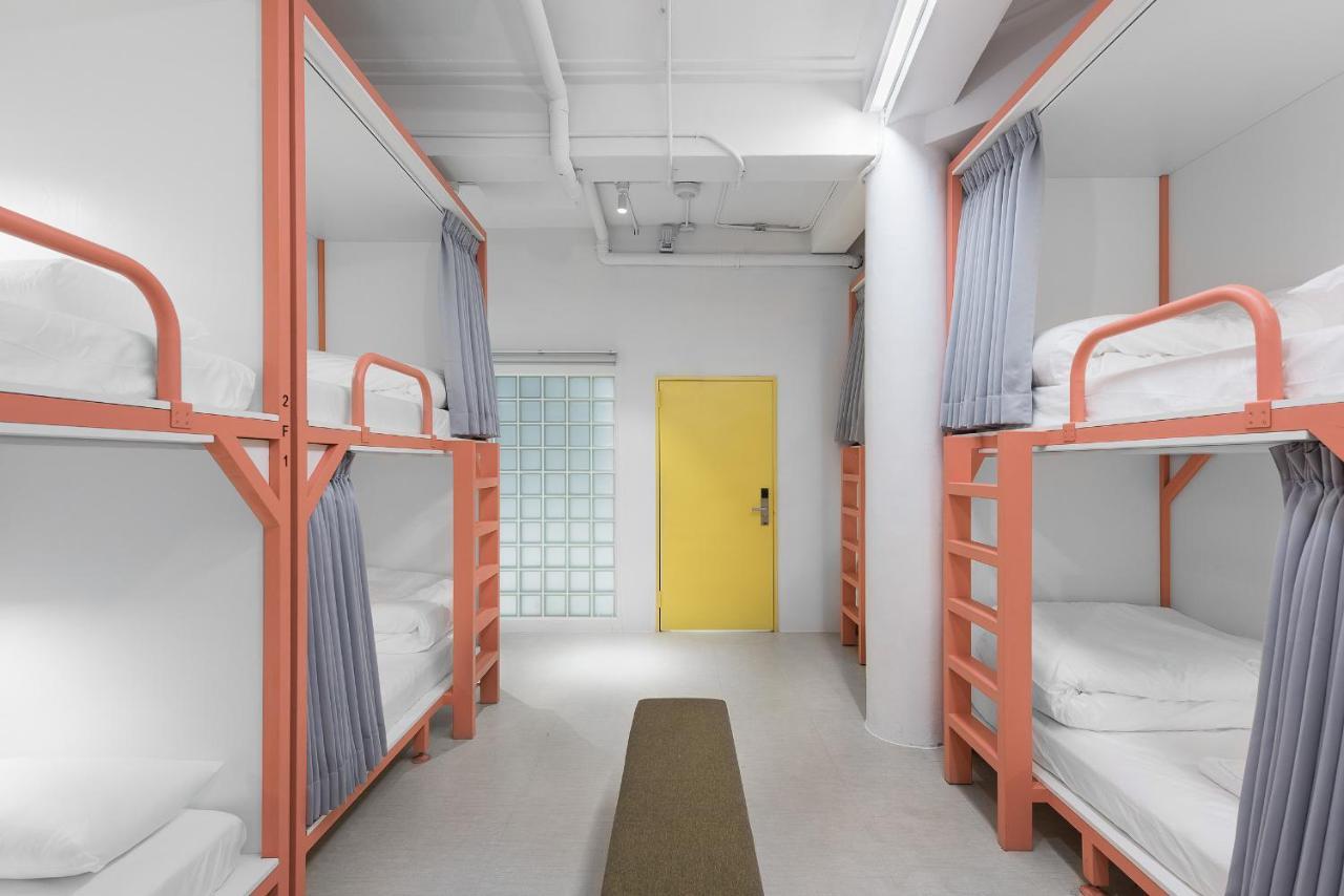 Tg Hostel - Stay Together Тайчжун Экстерьер фото